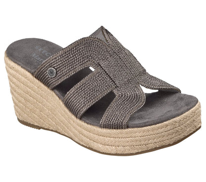 Martha Stewart:Iris - Unstoppable | Skechers Women|New Arrivals