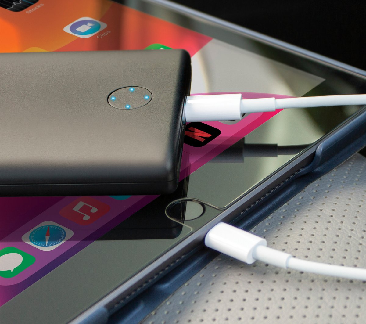 10k 20W USB-C Portable Power Bank Charger | Skechers Clothing
