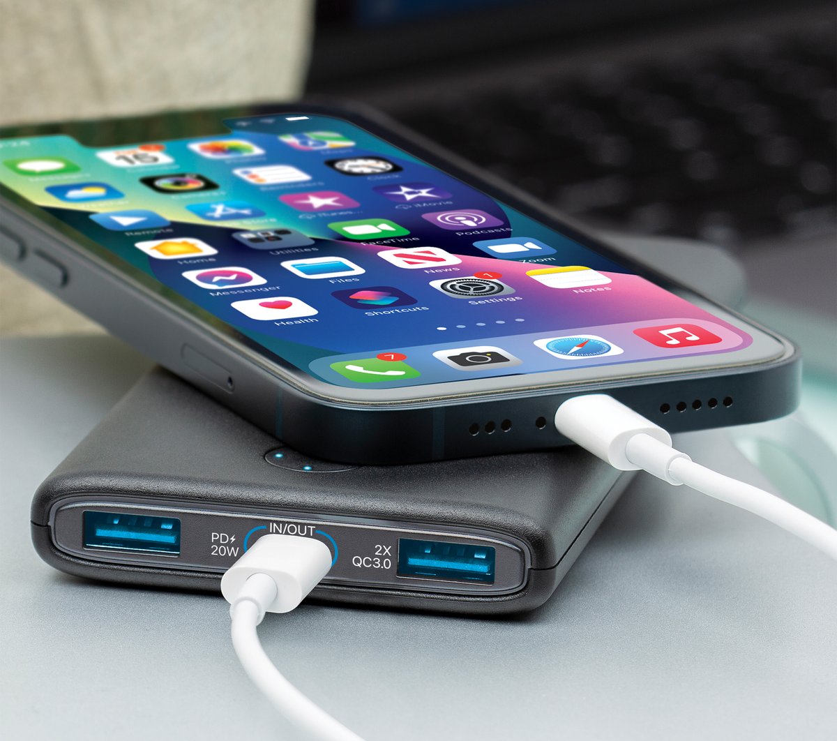 10k 20W USB-C Portable Power Bank Charger | Skechers Clothing