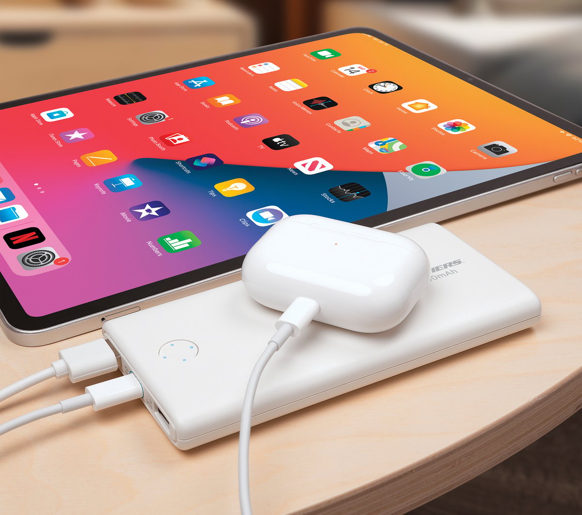 10k 20W USB-C Portable Power Bank Charger | Skechers Clothing